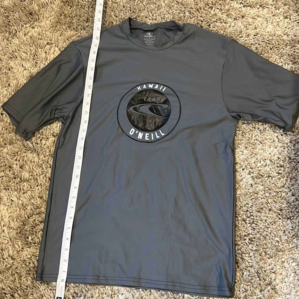 O’Neill large slim fit UV skins swim shirt